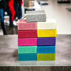 كرتون مصاحف 50 مصحف مقاس 05×07 سم بالرسم العثماني ملون الأطراف GULF HORIZONS