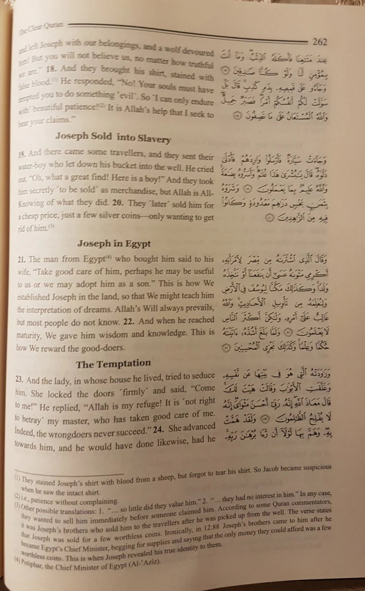 The Clear Quran A Thematic English Translation 17*24 CM