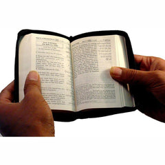 Noble Quran Arabic / English (Pocketsize Zipper Case)