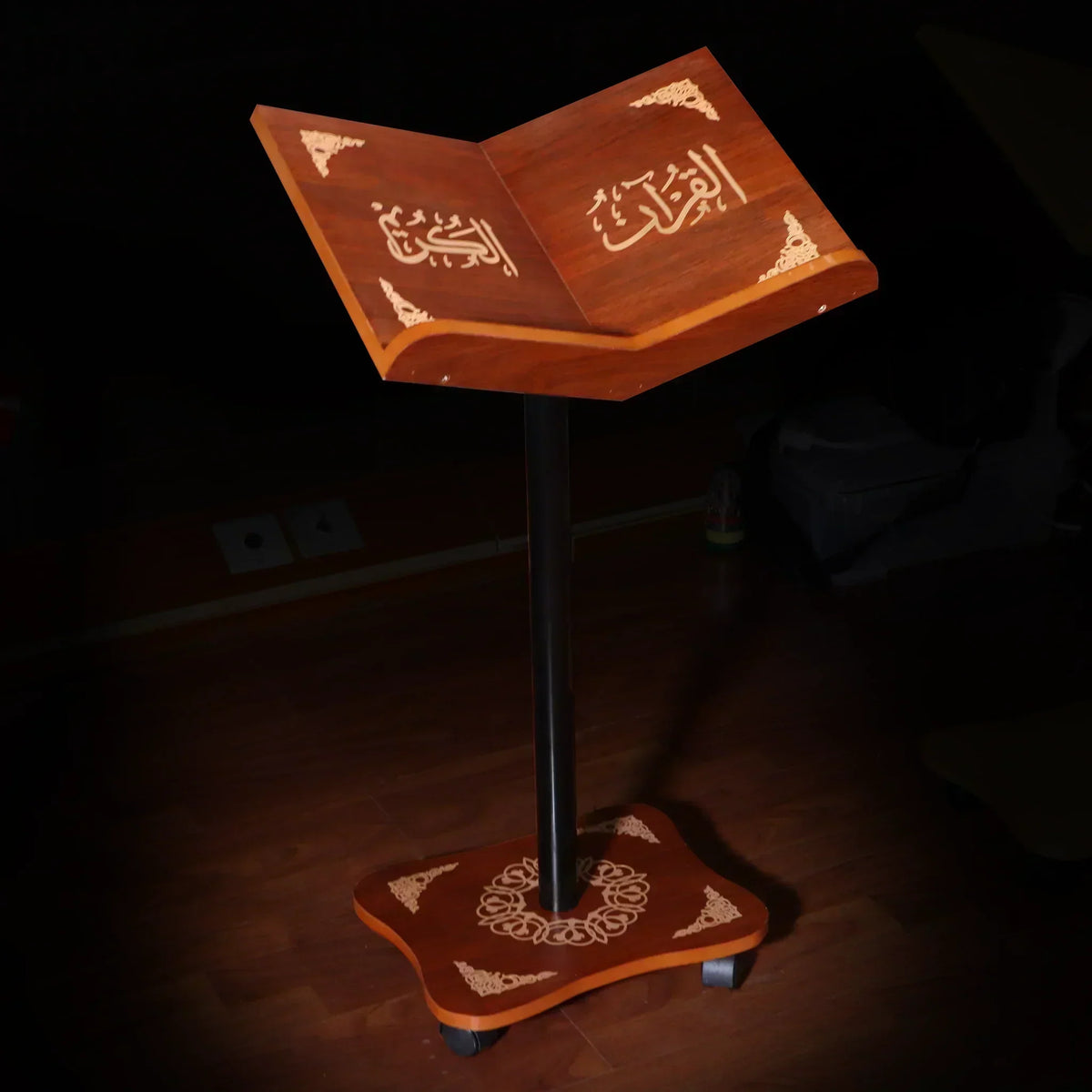 حامل القرآن الكريم -خفيف الوزن | Holy Quran Holder - Lightweight